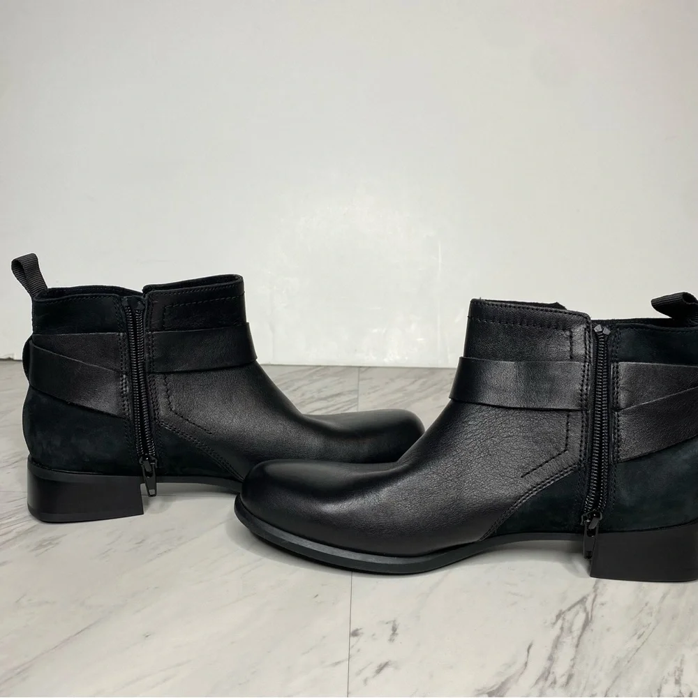 Munro Black Leather Bootie 8 N
